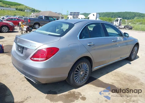 2015 Mercedes-Benz C 300 4Matic/Luxury 4Matic/Sport 4Matic из США, поврежденный, VIN 55SWF4KB6FU027372